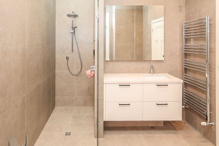 Classic elegance, contemporary class - Photo 2