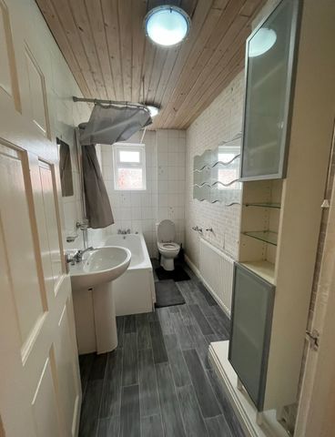 Dean Street - Photo 5