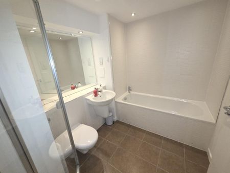 3 bedroom flat to rent - Photo 5