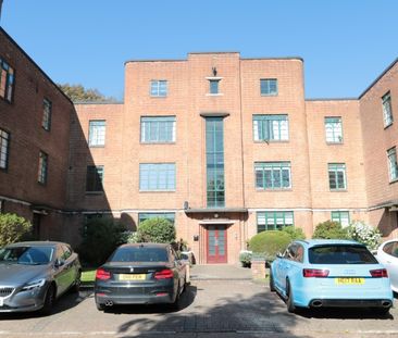 The Shrubbery, Surbiton, KT6 - Photo 2