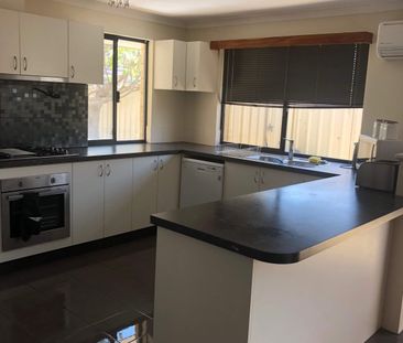 Queens Park - Photo 4