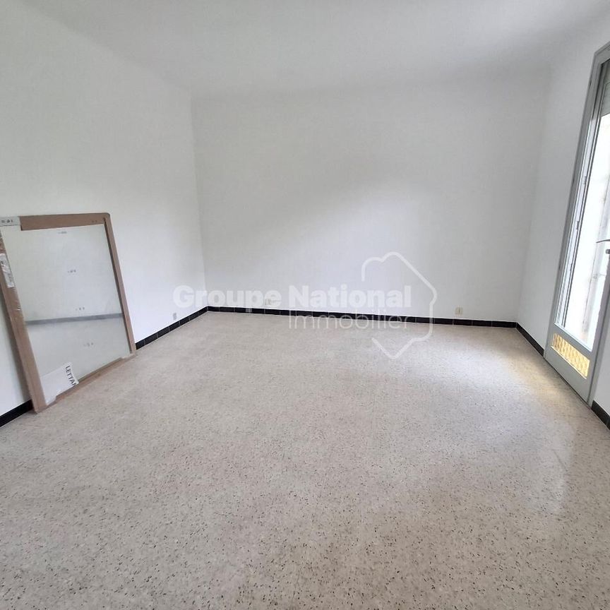 AVIGNON , Maison type 6 de 152 m² avec jardin, - Photo 1