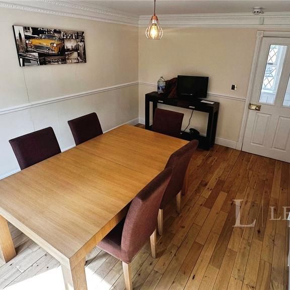 1 bedroom in a house share to rent - Photo 1