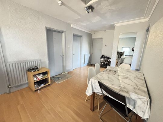 Flat 4 19 Cardigan Road, Leeds, LS6 3AE - Photo 1
