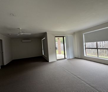 Large modern family home - Photo 1