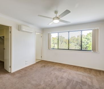 Modern 3-Storey Townhouse With Double Garage - Photo 3