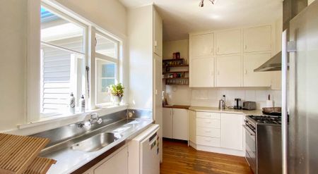 Great Family Home Awaits! - Photo 4