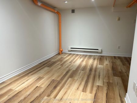 1154 Dovercourt Road #Lower - Photo 2