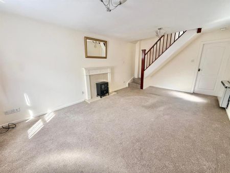 2 bedroom end of terrace house to rent - Photo 2