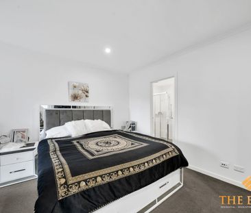 Premium Lakeside Living in the Heart of Caroline Springs! - Photo 6