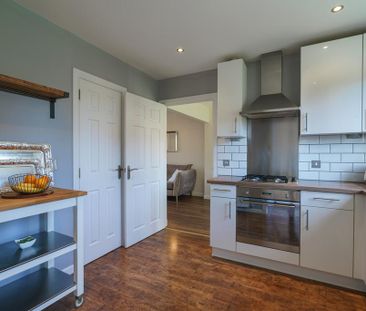 4 bedroom detached house to rent - Photo 4