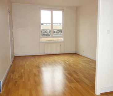 Location Appartement 2 pièces 65m² MACON 71000 - Photo 4