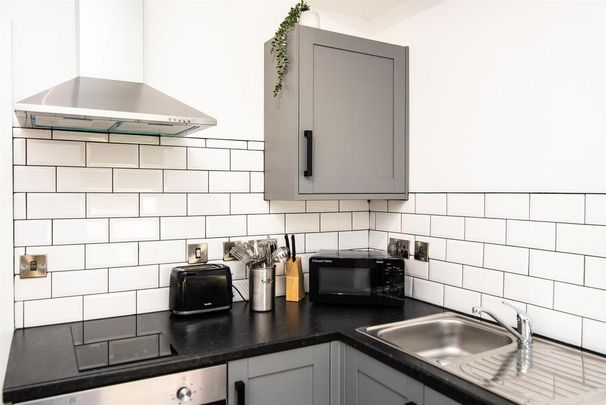 Studio to rent - Photo 1