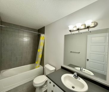 For Lease - 3186 Singleton Avenue Unit# 46, London South, Ontario - Photo 5