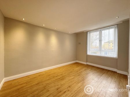 2 Bedroom Ground Flat to Rent - Photo 4