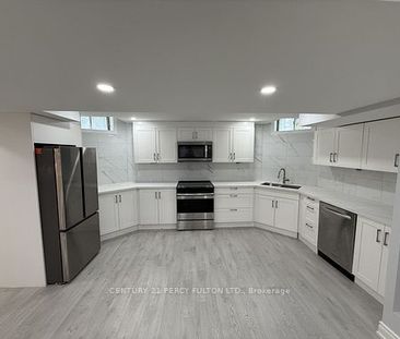 For Lease - 932 Schaeffer Outlook, Newmarket, Ontario - Photo 5