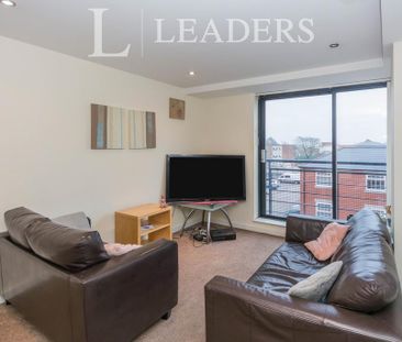 2 bedroom flat to rent - Photo 4