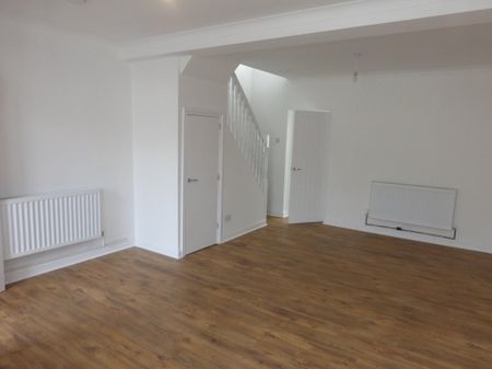 Lincoln Street, PORTH - Photo 2