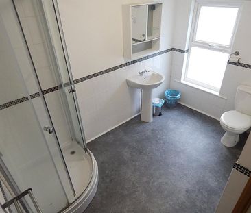 4 bedroom terraced house to rent - Photo 6