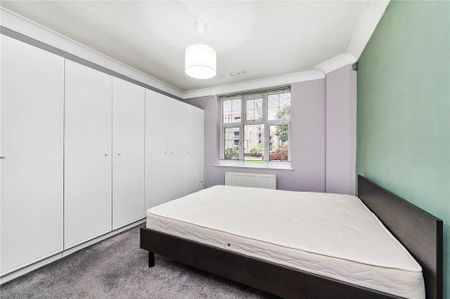 3 bedroom flat to rent - Photo 4