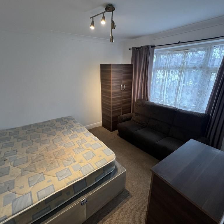 2 bedroom maisonette to rent - Photo 1