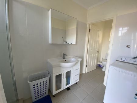 CENTRALLY LOCATED TWO BEDROOM UNIT - Photo 4