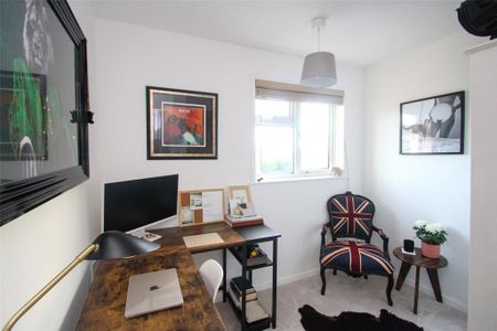 3 bedroom terraced house to rent - Photo 5