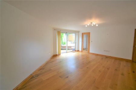 3 bedroom detached house to rent - Photo 2