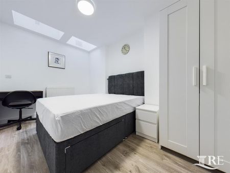 House share to rent - Photo 2