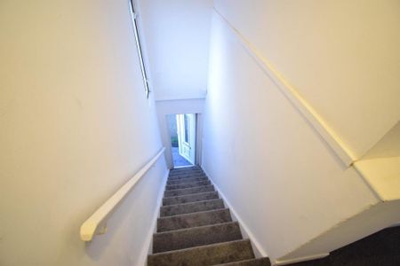 4 bedroom flat to rent - Photo 5