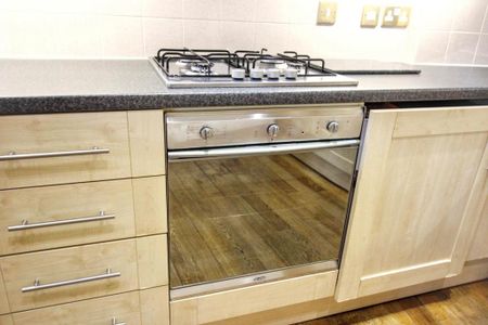 2 bedroom semi-detached house to rent - Photo 4