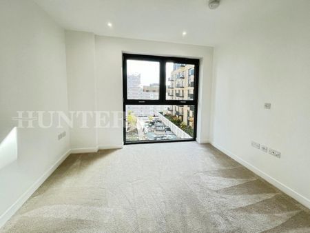 2 bedroom Flat To Let Total Size: 819 SQ FT - Photo 4