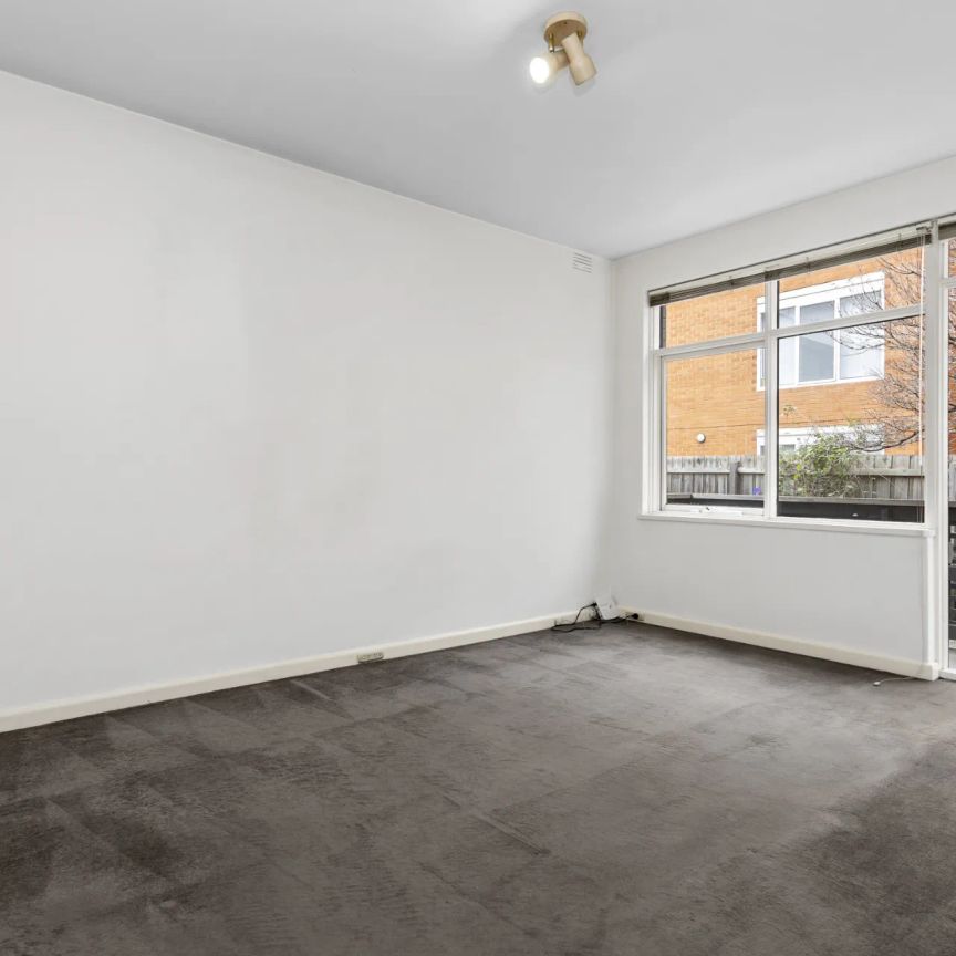 Two-Bedroom Apartment in a Convenient Central Location - Photo 1