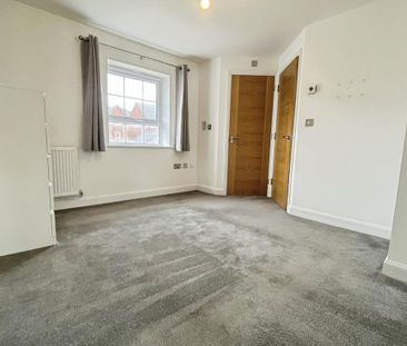 4 bedroom detached house to rent - Photo 5