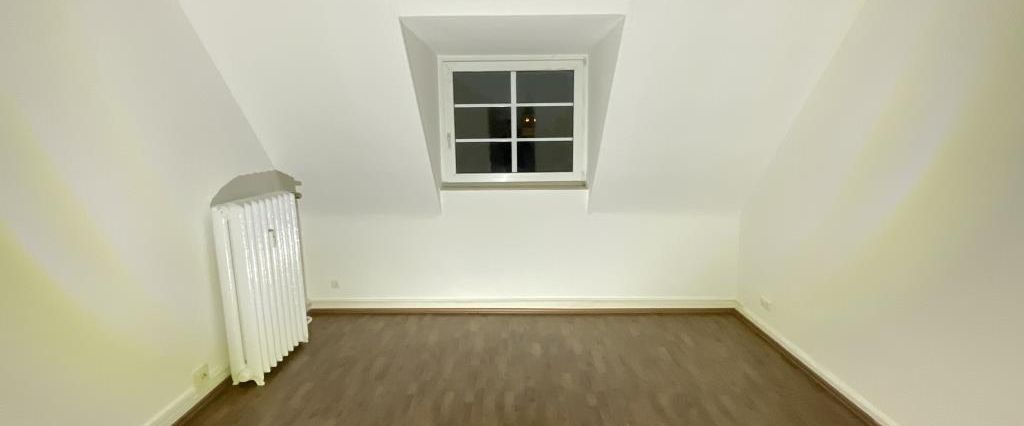 Für Junge und Junggebliebene. Tolle 2-Zimmer-Wohnung im 4. OG in Duisburg Ruhrort - Foto 1