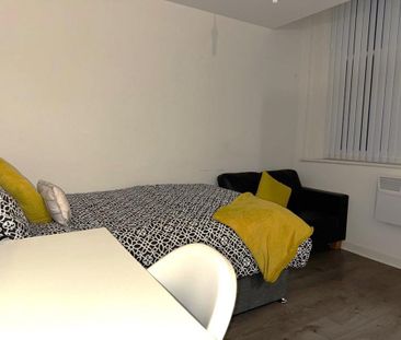 Studio to rent - Photo 3