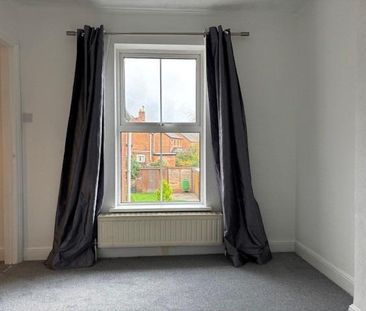 2 bedroom semi-detached house to rent - Photo 4