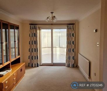 4 bedroom detached house to rent - Photo 1
