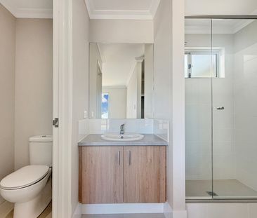 Brand New Four Bedroom Family Home In Golden Bay - Photo 5