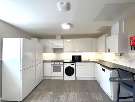 6 bedroom flat to rent - Photo 5