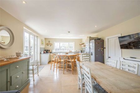 An exceptional country home occupying a superb rural setting - Photo 4