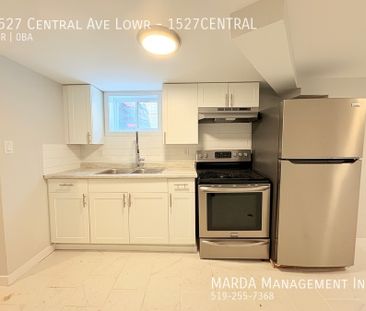 STYLISH NEWLY RENOVATED 2BEDROOM/1BATH LOWER UNIT+UTILITIES - Photo 3