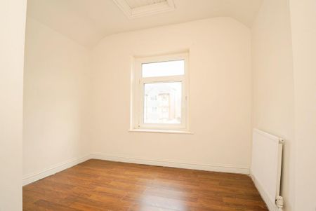 4 bedroom terraced house to rent - Photo 3