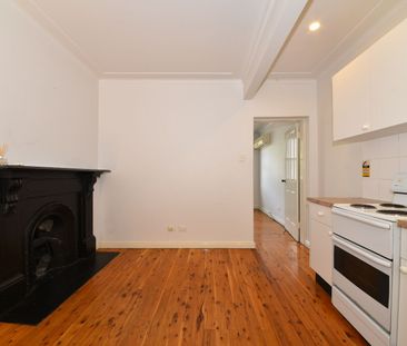 Convenient & spacious 1 bedroom - Photo 4
