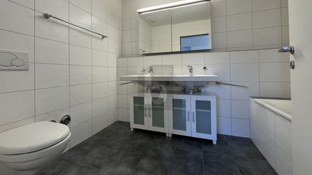 IM HERZEN VON HINWIL MIT BLICK ZUM BACHTEL - Foto 2