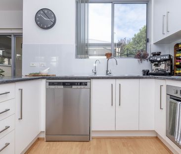 3-Bed Family Home in Great Location - Photo 4