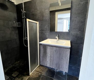 A LOUER - T2 NON MEUBLE - SAINT DENIS CENTRE VILLE - BARACHOIS - Photo 5