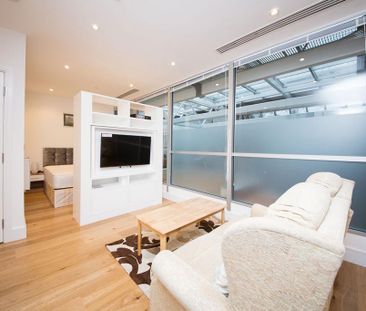 Studio to rent - Photo 1