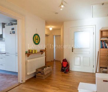 Großzügige Drei-Zimmer-DG-Wohnung in der Nähe des Feuersees - Photo 1