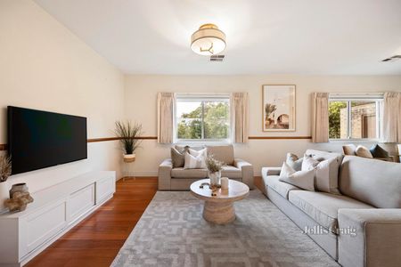 1 Auburn Grove, Croydon South - Photo 2
